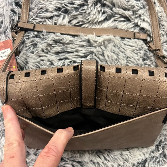 Sam & Hadley vegan leather shoulder purse excellent condition includes 2 straps - Picture 3 of 8